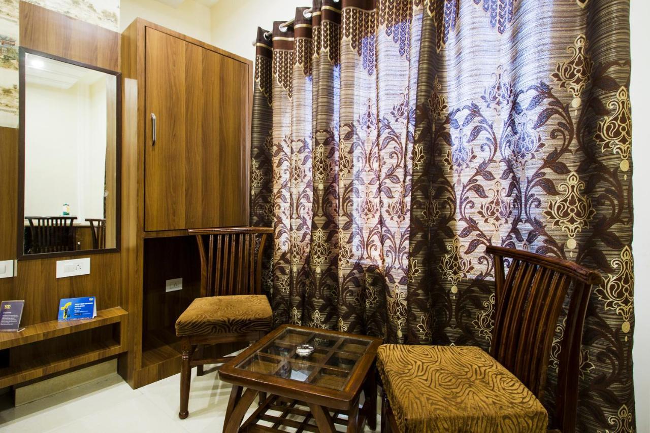 Fabhotel Royal Hussainpura Chowk होटल