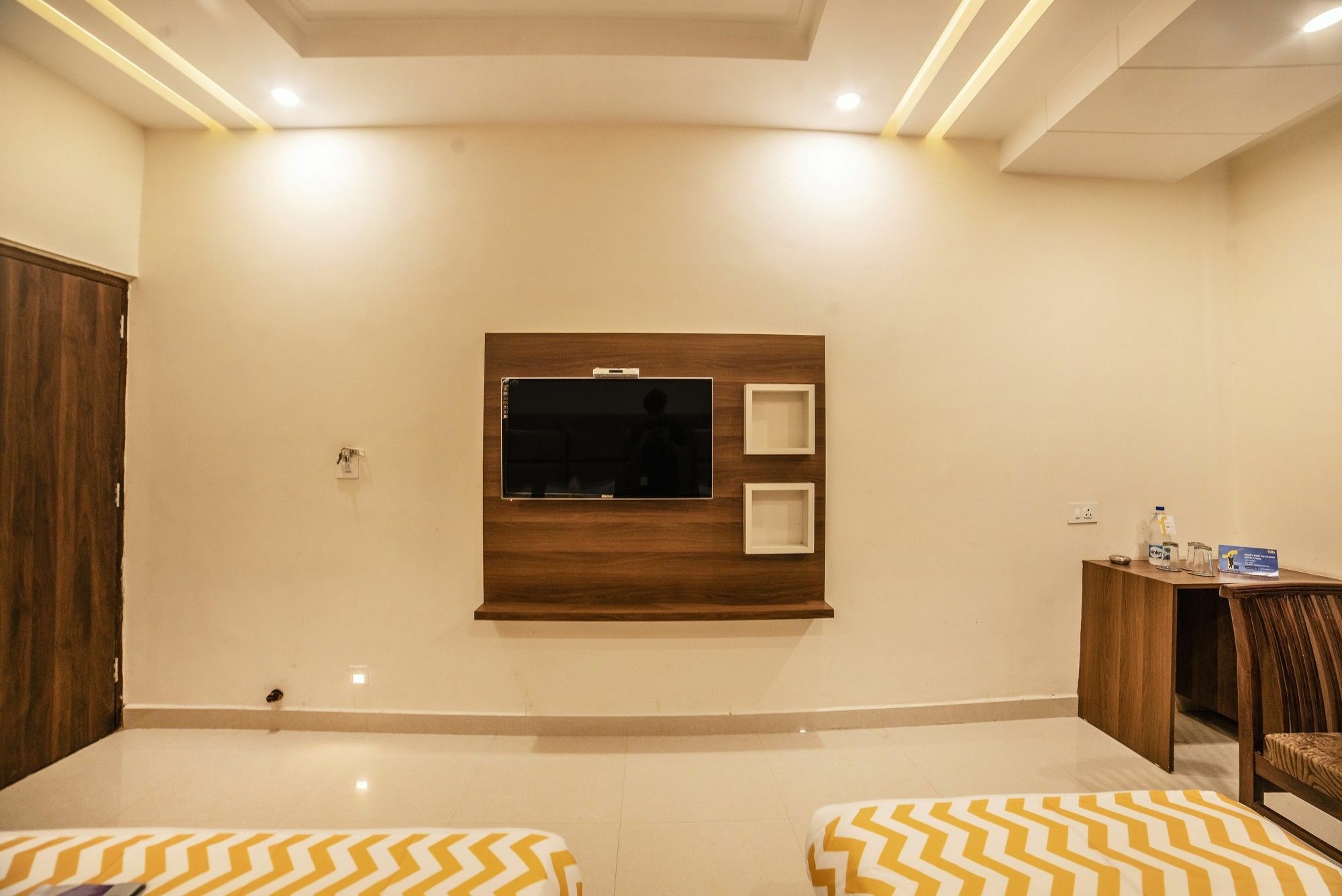 Fabhotel Royal Hussainpura Chowk होटल 3*